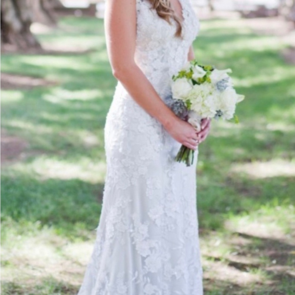 Allure 8800 Lace Wedding Dress